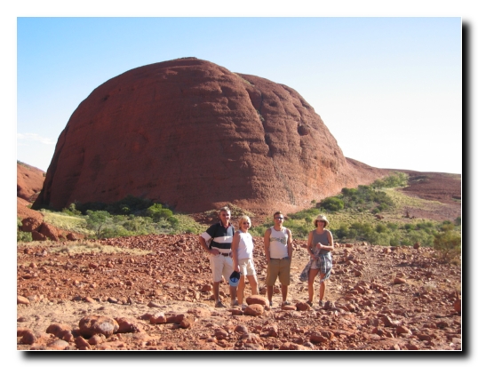 17 Wanderung durch die Olgas